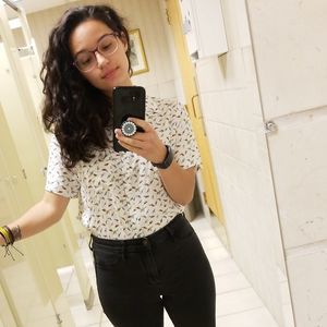 Meet your Posher, Lea